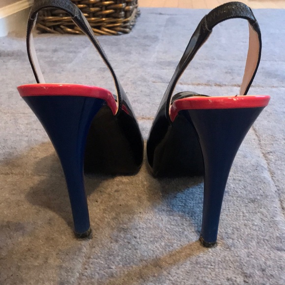 GUESS - Picture 3 of 3